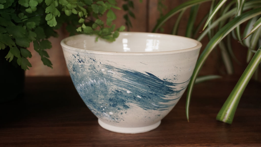 Medium Bowl in Tidal Abstraction